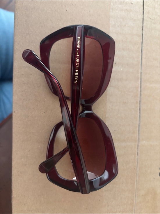 DVF Diane Von Furstenburg Designer Women\'s Oversized Sunglasses - Burgundy main image 4